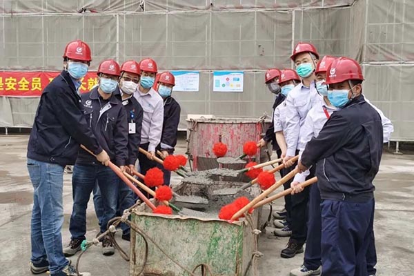 2-中國航發(fā)商發(fā)臨港基地在建項目主體結(jié)構(gòu)全面封頂.jpg 2-中國航發(fā)商發(fā)臨港基地在建項目主體結(jié)構(gòu)全面封頂.jpg